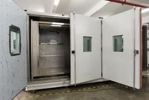 Extreme Conditions Simulated Environmental Hot And Cold Thermal Shock Test Chamber